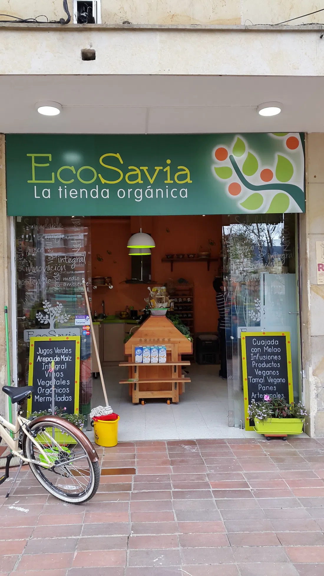 Ciclovía street-food carts (obleas, mango biche & guanábana juice), Bogota